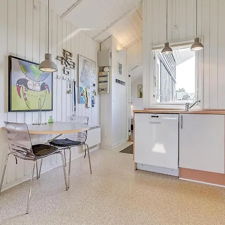 Three-bedroom In Semesterbostad