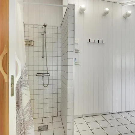 Härligt Hem I Vejers Strand Med Bastu * Vejers Strand